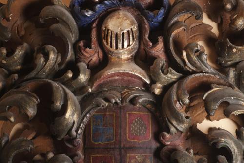 a wooden object with a design on a wall at Hotel Villa Pigna in Ascoli Piceno