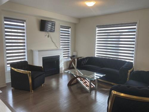 537 Veterans Dr Brampton – Photos 3