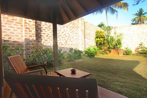 Taman di luar The Coastal Village Cabanas