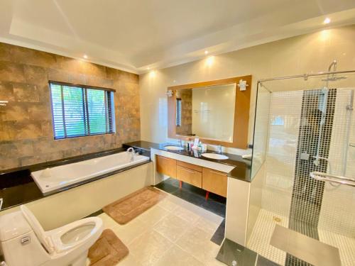 Koupelna v ubytování Sunny1 villa Pattaya