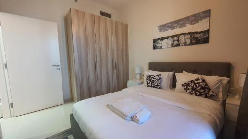 Postel nebo postele na pokoji v ubytování Fully-furnished 1 Bedroom Apartment