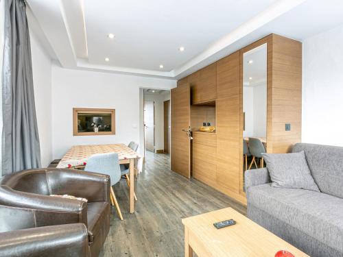 Appartement élégant et rénové, idéalement situé sur le front de neige à Val d'Isère, proche du village