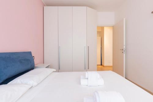 Posteľ alebo postele v izbe v ubytovaní [Luxury apartment near Bocconi] Zamenhof 7