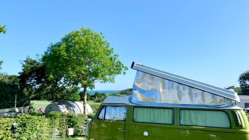 Φωτογραφία από το άλμπουμ του Camping Duguesclin σε Saint-Coulomb