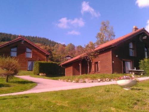 Chalet spacieux à Gérardmer avec terrasse et équipements familiaux
