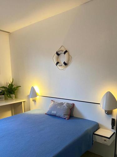 hotel l'échappée d'oléronにあるベッド