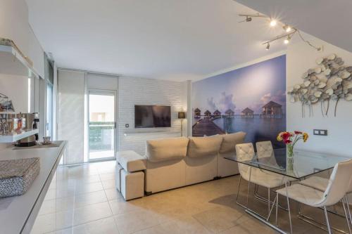 Piso de 2 habitaciones, 3 piscinas y cerca del mar