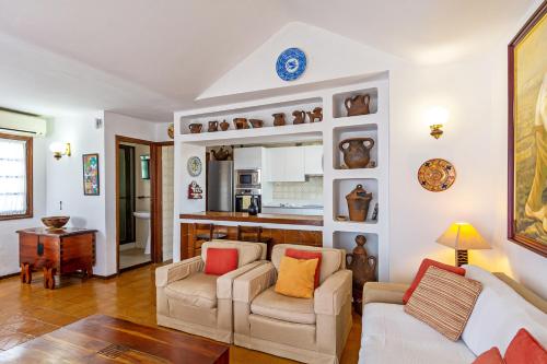 2BR Beach House - Solarium & Shower Terrace - 12