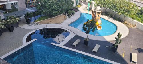 Widok na basen w obiekcie Ipoh D'festivo lifestyle homestay lub jego pobliżu
