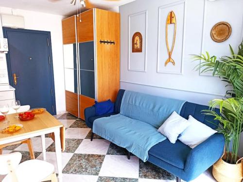 A seating area at Apartament z basenem, przy plaży