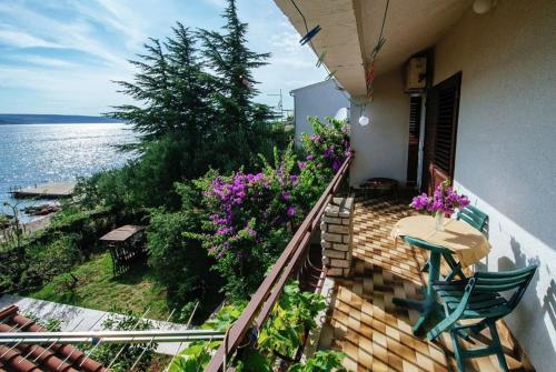 Beachfront apartment Stipe – Photos 4
