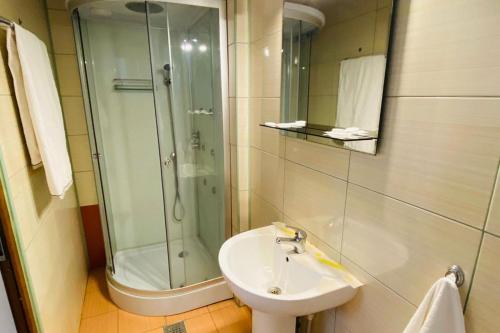 A bathroom at Complex Turistic Elisa