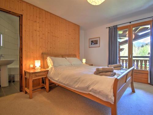 Posteľ alebo postele v izbe v ubytovaní Bel Appartement Spacieux à Morzine - 8 Personnes, 90m², Accès Direct aux Pistes et Téléphérique - FR-1-524-109
