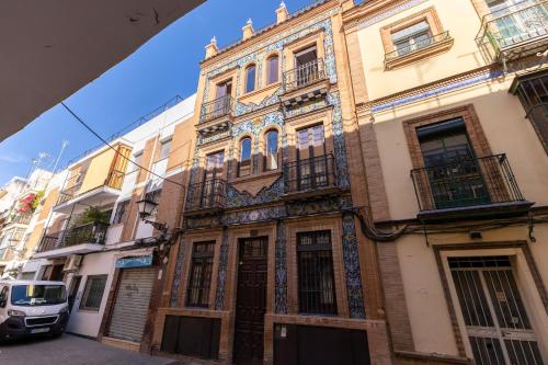 Triana Acacias by Valcambre