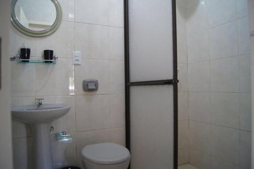 Koupelna v ubytování Casa pé na areia Ponta do Papagaio