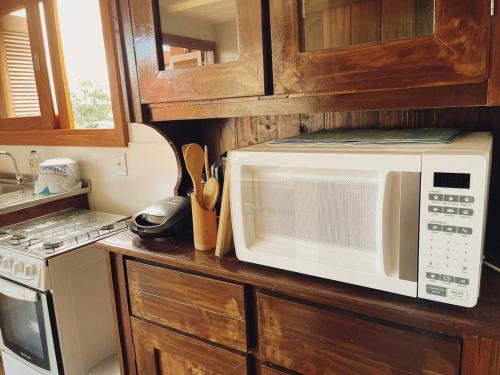 Køkken eller tekøkken på Rosa Pantai Beach Village