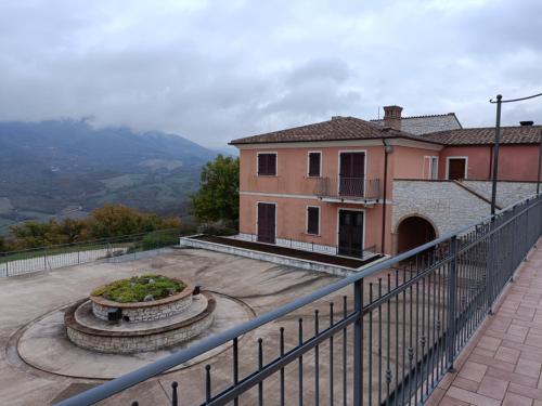 Appartamento Frasassi Fabriano con Terrazza per 6 persone