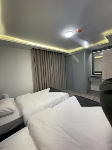 Ένα ή περισσότερα κρεβάτια σε δωμάτιο στο privet (34)near downtown kh&sh