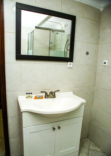  Brisotel - Beira Mar -  Chambre  photo :   Tea/Coffee maker    Minibar    Safety deposit box                           