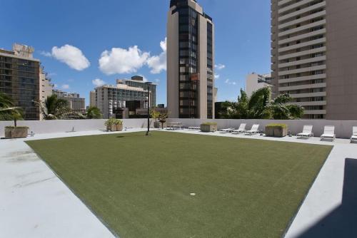 Φωτογραφία από το άλμπουμ του Royal Kuhio 1713 - Spacious Studio with Stunning City Views in the Heart of Waikiki! στη Χονολουλού