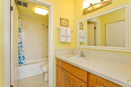Royal Kuhio 2309 - Spacious Studio with Stunning Ocean Views in the Heart of Waikiki!_3