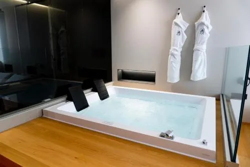 ZOE LUXURY SUITES photo 9