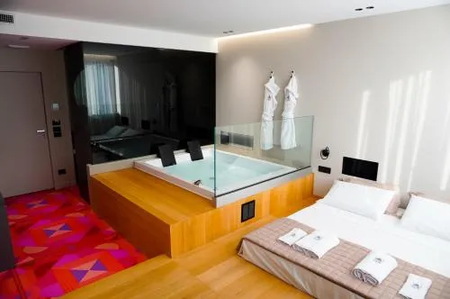 ZOE LUXURY SUITES photo 1