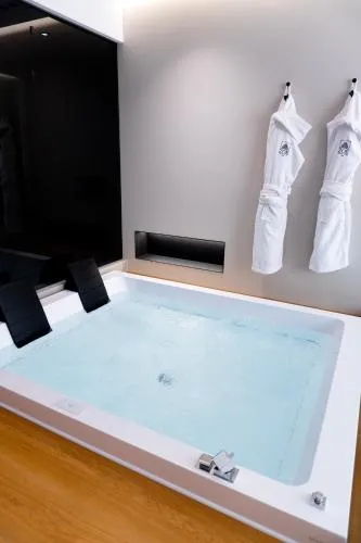 ZOE LUXURY SUITES photo 7