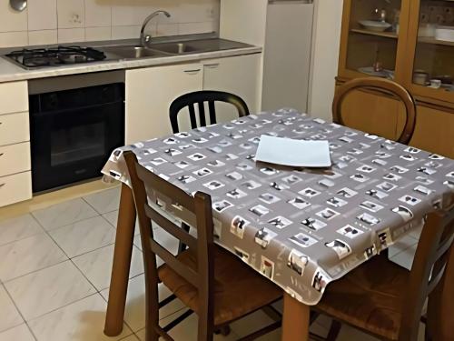 Nice apartment in Chianchitta with a balcony