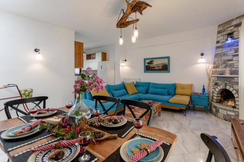 Best Friends & Fam apt,Town of Naxos island,by NaxosVibe