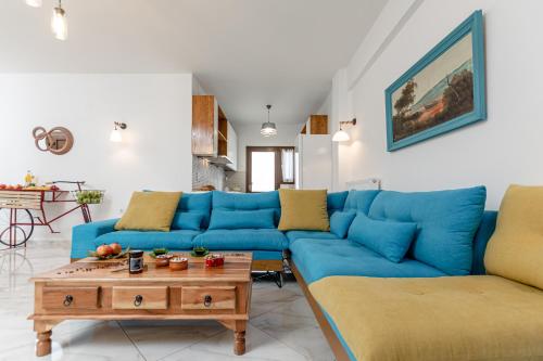 Best Friends & Fam apt,Town of Naxos island,by NaxosVibe