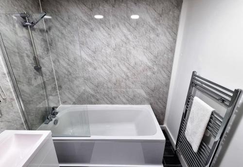 Ένα μπάνιο στο *5SM* Setup for your most relaxed & amazing stay + Free Parking + Free Fast WiFi *