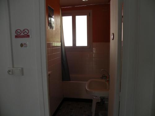 Koupelna v ubytování Tulipe, appartement 6 personnes, entre Sancy et Volcans d'Auvergne