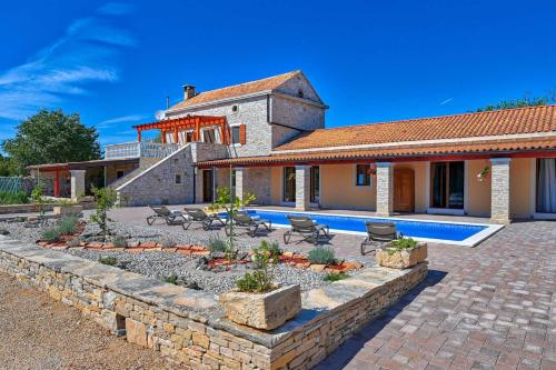 Villa Jacassa with pool and jacuzzi