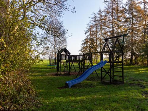 Ο χώρος παιχνιδιού για παιδιά στο Ferienpark Vieregge - Haus 1 D
