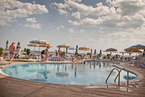 Piscina en o cerca de Apartment complex Mirage of Nessebar