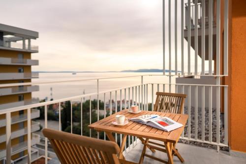 Mannequin: Sea view, private parking in the garage