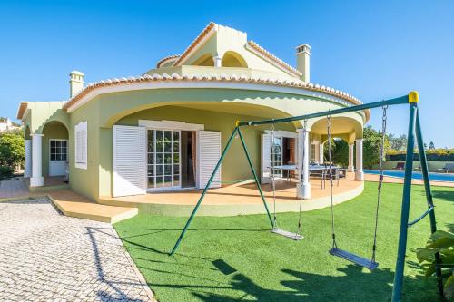 Villa San Juan - Refúgio tranquilo com piscina aquecível e jardim em Carvoeiro