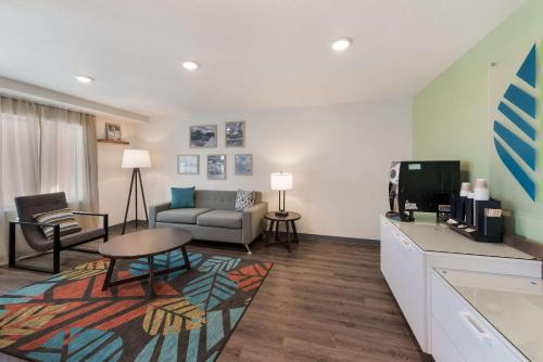 TV o dispositivi per l'intrattenimento presso WoodSpring Suites Dayton North
