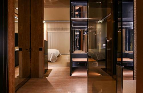 Postel nebo postele na pokoji v ubytování Grand Hyatt Gurgaon