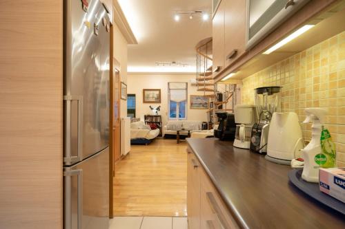 Acropolis metro st 3 bedrms 6 pers maisonette by MPS