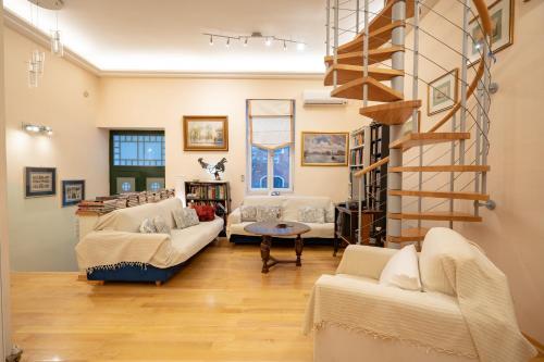 Acropolis metro st 3 bedrms 6 pers maisonette by MPS