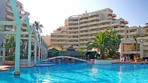 Bazén v ubytovaní Benal Beach 327 alebo v jeho blízkosti