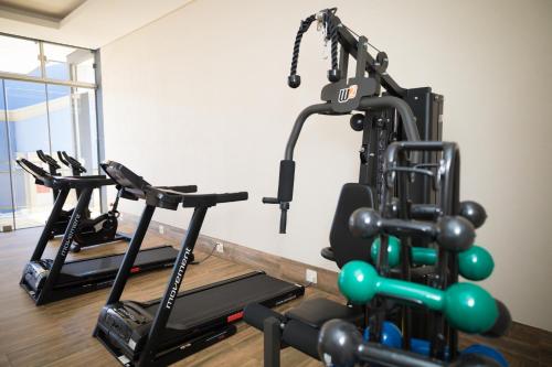 Fitness centrum a/nebo fitness zařízení v ubytování Real Palace Hotel