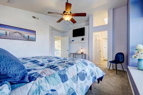 Tempat tidur dalam kamar di with Pool & Hot Tub, Beautifully Appointed 4BR Home! home