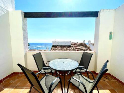 Dona Lola Miriam - Nice duplex 1 bedroom apartment with open sea views close to restaurants and bars between Marbella and Fuengirola - Costa del Sol - CS166