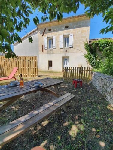 Studio dans les vignes du Domaine Millaire Fronsac