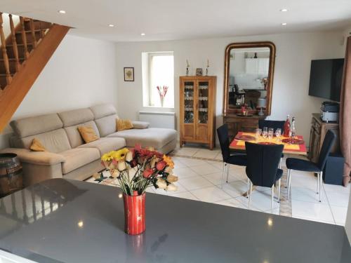Villa Sidonie : Jardin+Jacuzzi en été, plage à 17min à pied