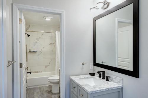 Ένα μπάνιο στο Pocono Mountain Villas by Exploria Resorts