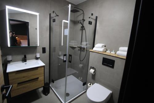 Ένα μπάνιο στο DER Hirsch Hotel